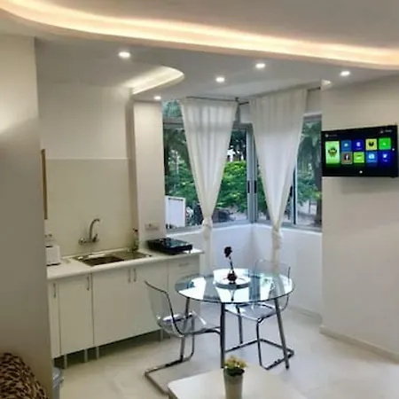 Avenida Familia De Betancourt Y Molina 아파트